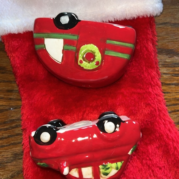 EC Christmas salt & pepper shakers. Car towing a camper 3”x 1.5” each piece - Picture 6 of 16